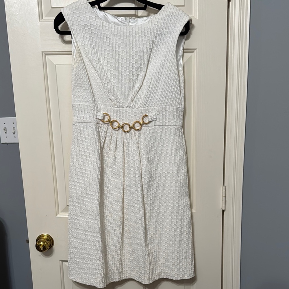 Studio I White Sheath Midi Dress with V-Neck and Cap Sleeves